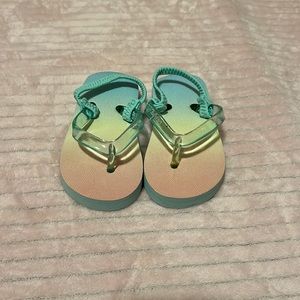 Cat & Jack ombré flip flops, size S (5/6)
